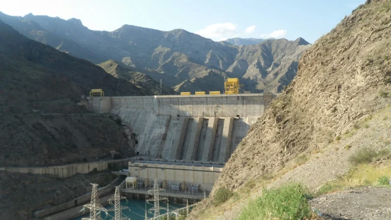hydroelectric-dam