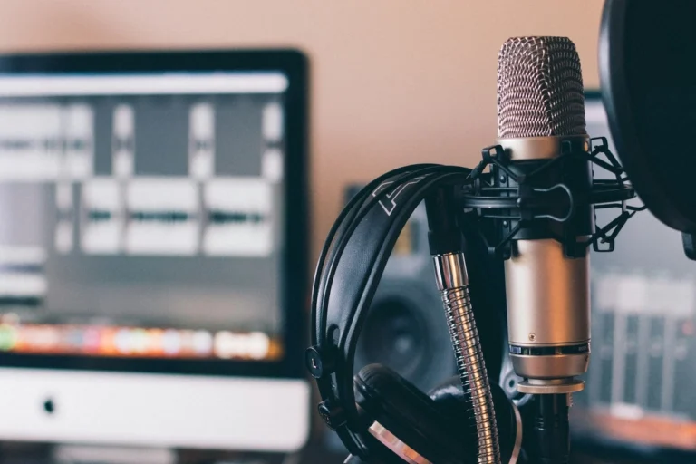 podcash-room