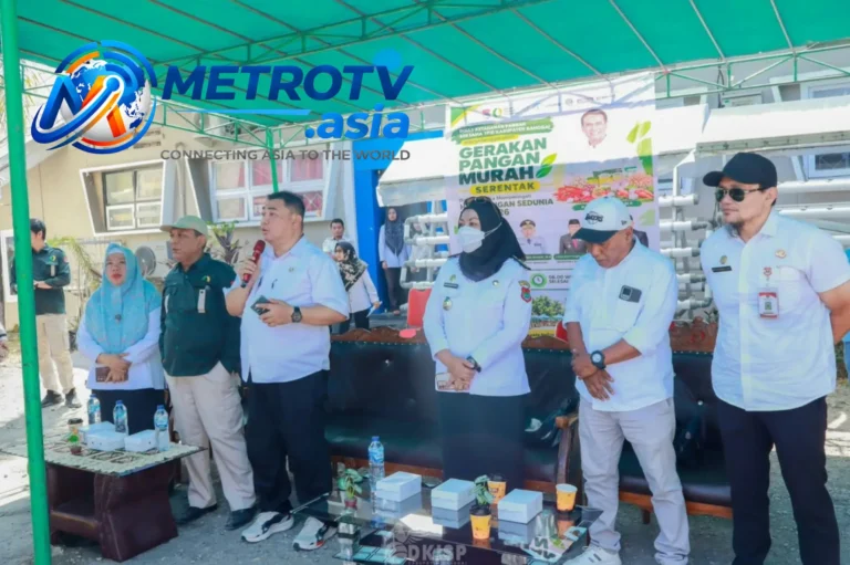 Asisten II Perekonomian dan Pembangunan Setda Kabupaten Banggai, Faisal Karim, S.Sos., M.Si., menyampaikan sambutan pada kegiatan Gerakan Pangan Murah di halaman Dinas Ketahanan Pangan Kabupaten Banggai, Rabu 21 Oktober 2026