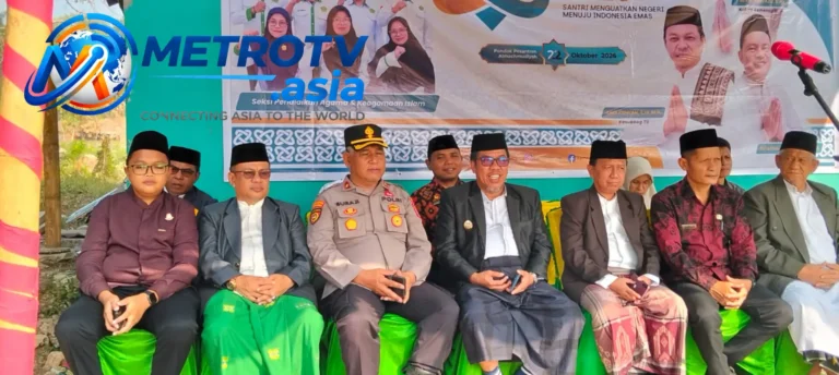 Wakil Bupati Buol beserta jajaran pejabat dan tokoh masyarakat menghadiri peringatan Hari Santri Nasional 2026 di Ponpes Al Macmudiyah, Kamis 22 Oktober 2026