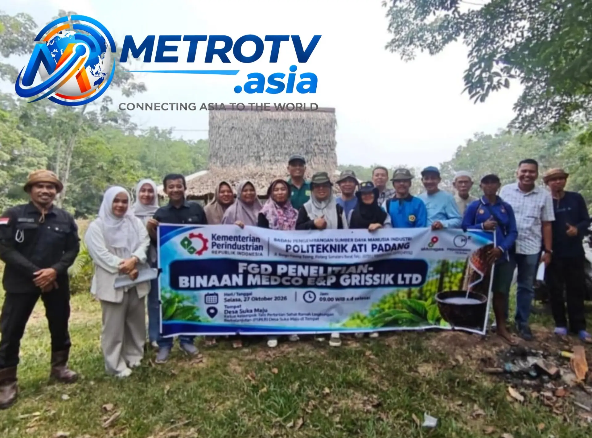 Tim peneliti Politeknik ATI Padang bersama Kelompok Tani Desa Sukamaju dan perwakilan Medco E&P Grissik Ltd. berfoto bersama saat FGD penelitian pupuk organik untuk tanaman karet di Desa Sukamaju, Kabupaten Musi Banyuasin, Selasa 27 Oktober 2026